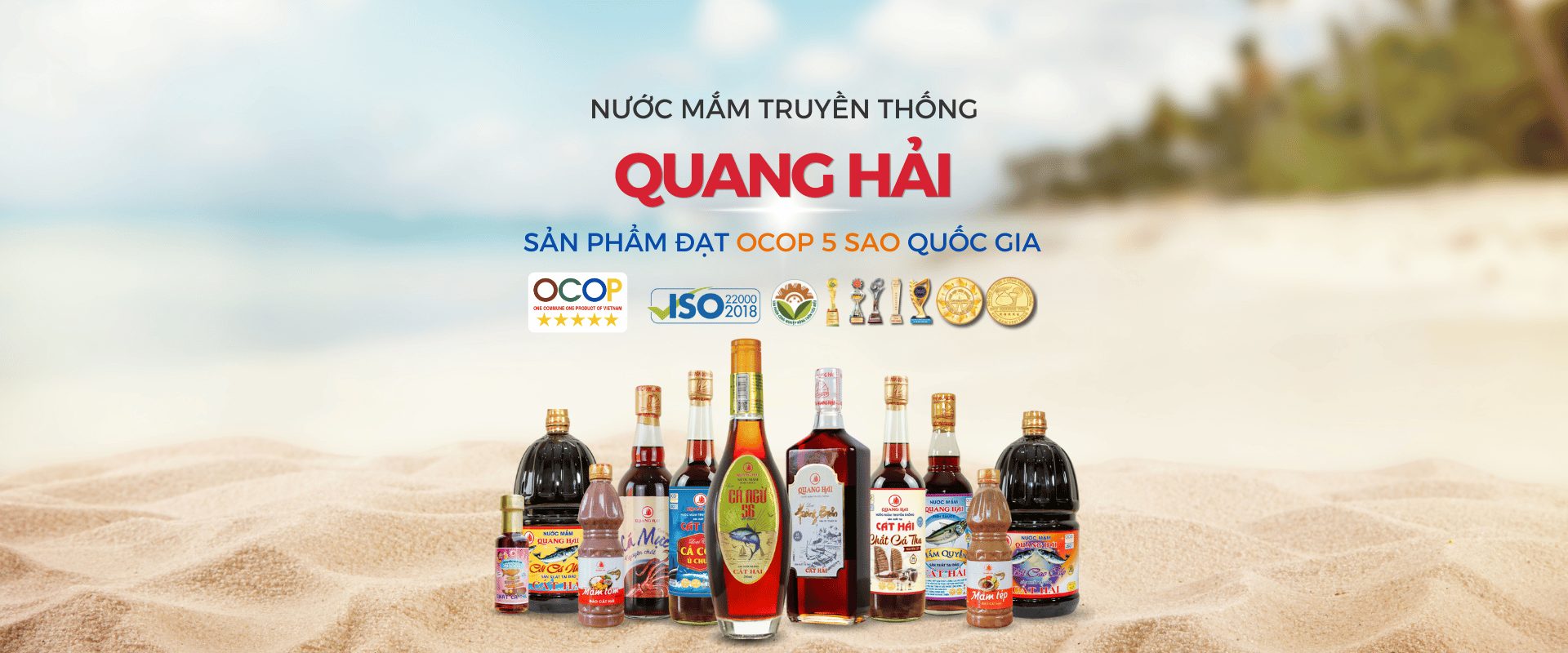 Nước mắm truyền thống Quang Hải — sản phẩm đạt OCOP 5 sao Quốc gia, dàn sản phẩm mắm Cát Hải trên bãi biển