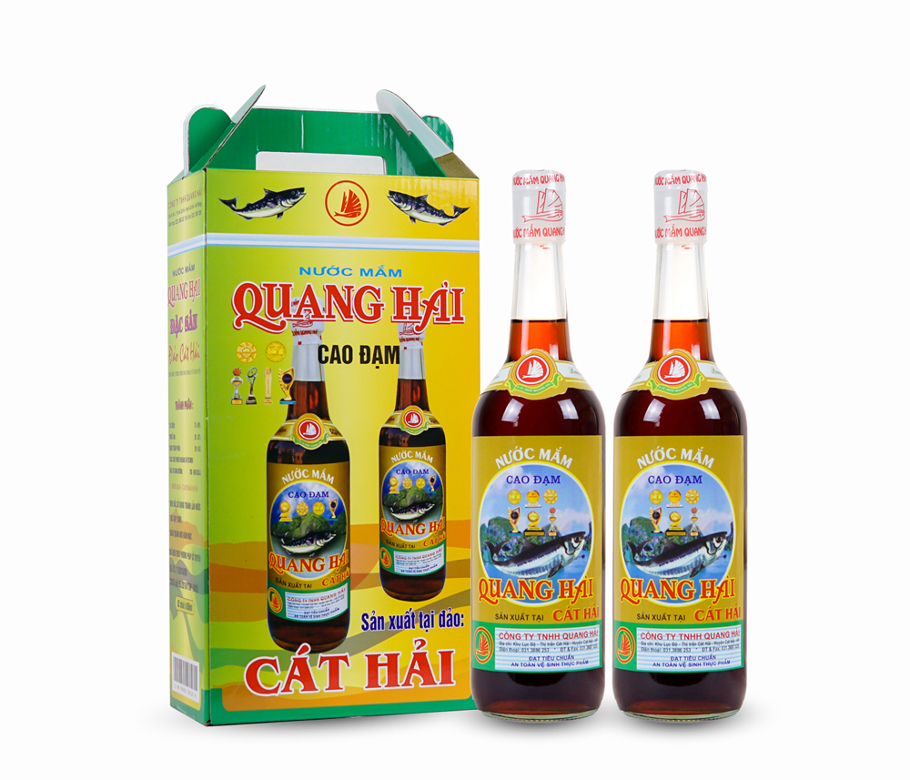 Hộp và chai nước mắm Cao Đạm Quang Hải