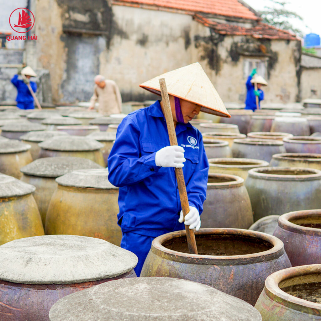 NƯỚC MẮM CÁT HẢI – NƯỚC MẮM TRUYỀN THỐNG QUANG HẢI: ĐẬM ĐÀ HƯƠNG VỊ TRUYỀN THỐNG