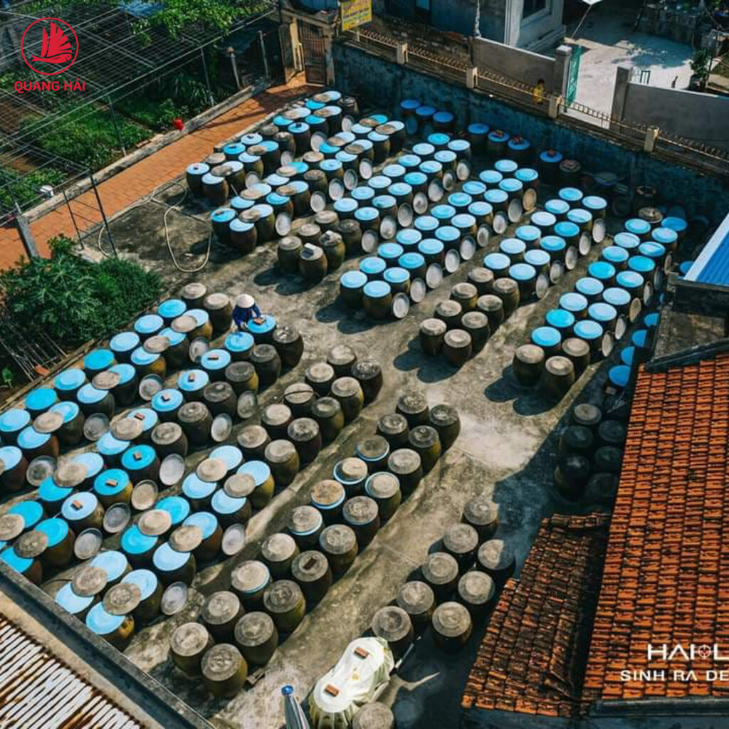 Thách Thức và Giải Pháp: Bí Mật Đằng Sau Quy Trình Sản Xuất Nước Mắm Cát Hải và Nước Mắm Truyền Thống Quang Hải