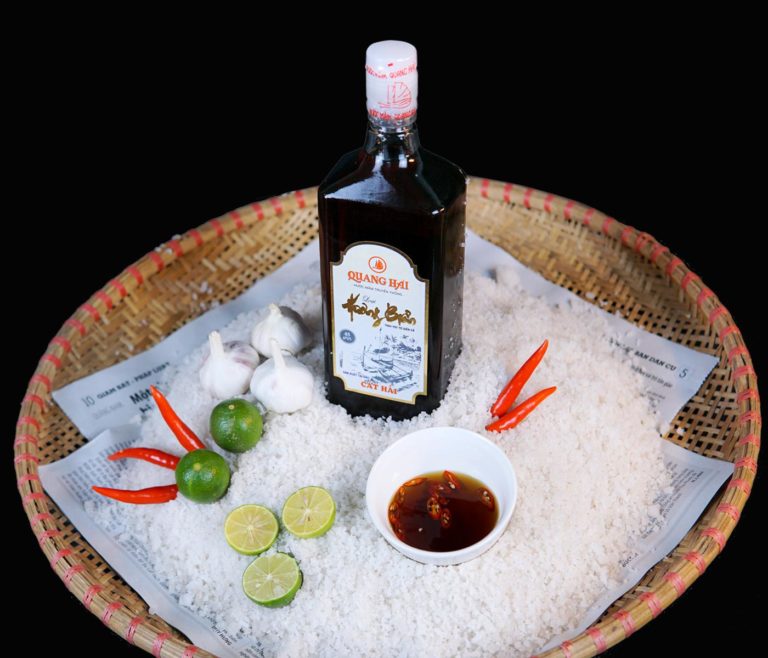 3 BÍ MẬT ĐƯỢC ẨN CHỨA TRONG CHAI NƯỚC MẮM TRUYỀN THỐNG QUANG HẢI