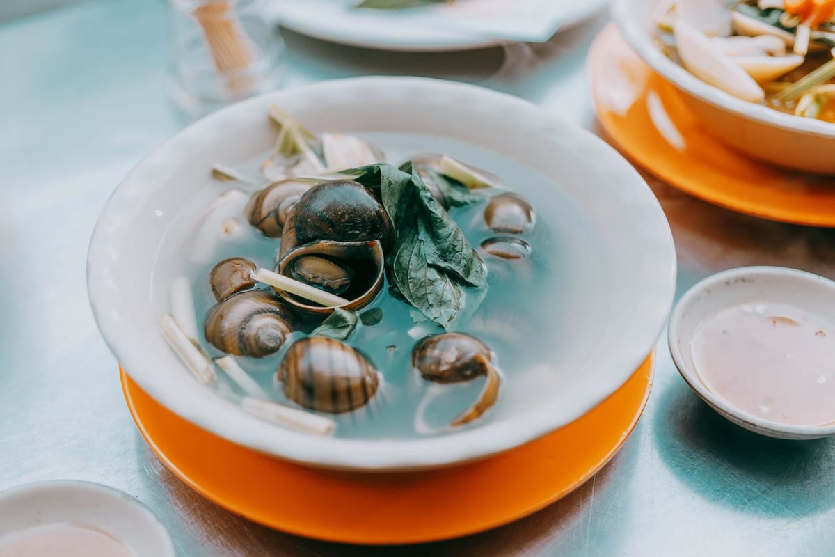 Bát bún ốc với rau thơm (ảnh minh họa)