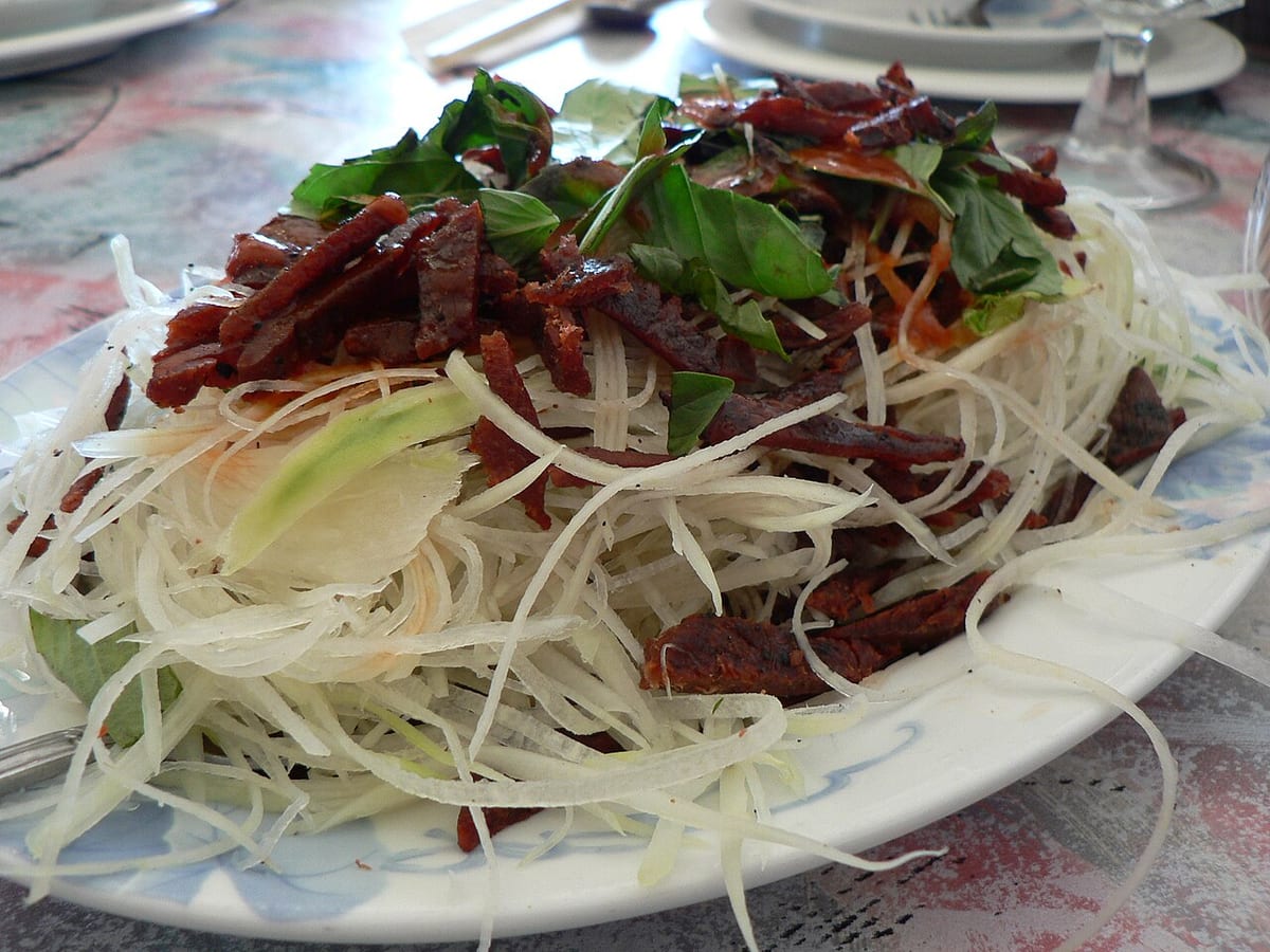Đĩa nộm đu đủ khô bò