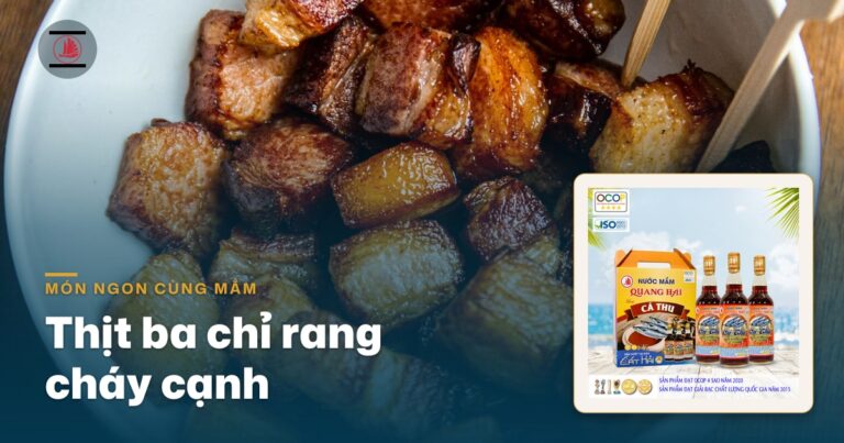 Thịt ba chỉ rang cháy cạnh chuẩn vị Bắc: mẹo rưới nước mắm Chắt Cá Thu theo viền chảo